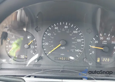 2002 Mercedes-Benz Ml 320 z USA, uszkodzony, nr VIN 4JGAB54E22A361143